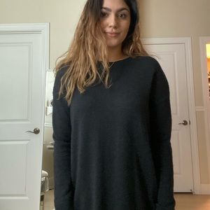 DARK GRAY SWEATER SIZE M/L